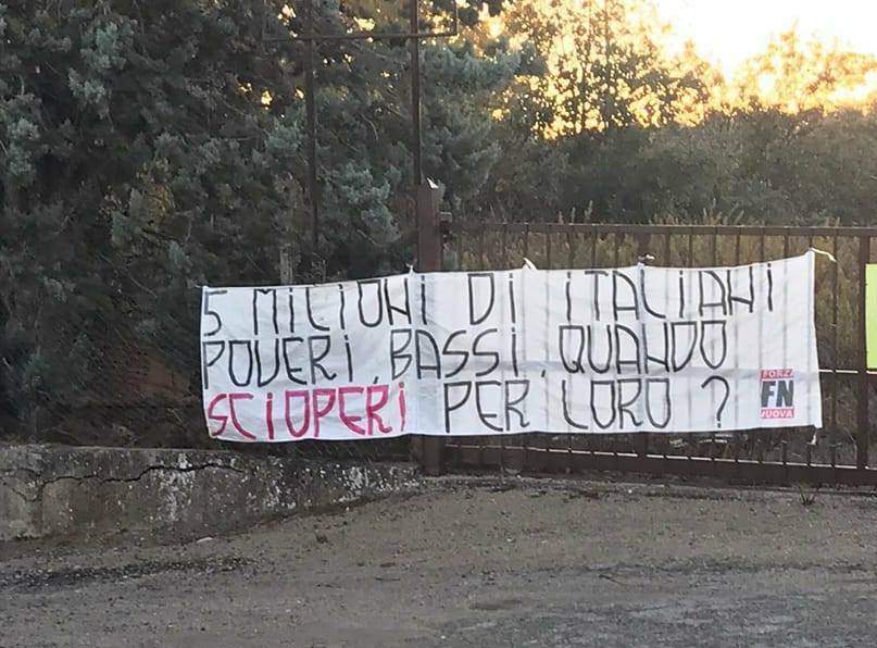 Striscione di Forza Nuova contro sindaco Bassi,il primo cittadino: “Li sfido al confronto”