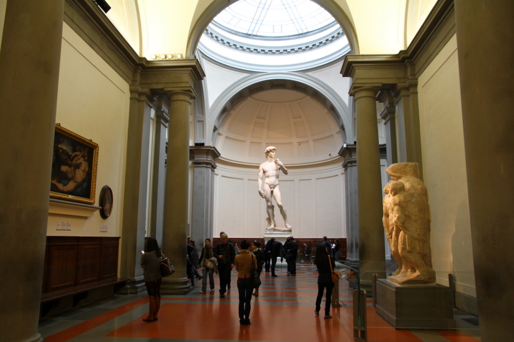 Lavoro in bilico. Galleria dell’Accademia, 12 operatrici della didattica rischiano il posto
