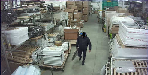 Dipendente infedele. Ruba merce nel magazzino dei camper per venderla online, arrestato. In manette anche il complice