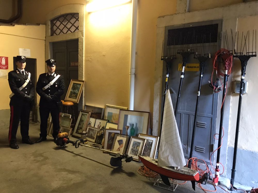 Colto in flagrante. Sorpreso da proprietario di casa a rubare, arrestato 23enne