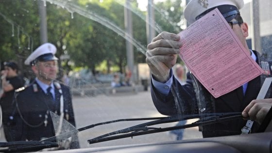 Jackpot di sanzioni. Seimila euro di multa ad automobilista senza vari documenti