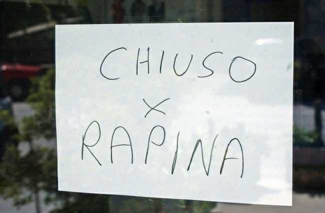 Assalto notturno. Montepulciano, malviventi in ufficio postale. Via con 25mila euro
