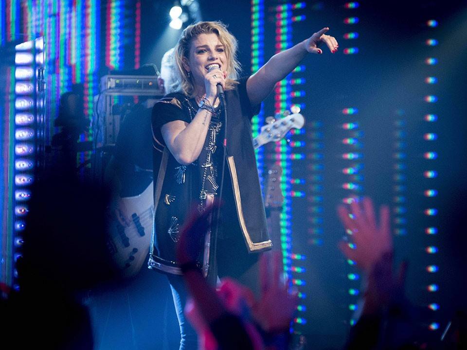 Essere qui tour. Emma al Mandela Forum, un concerto per cantare la femminilità