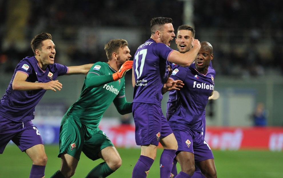 Fiorentina, che follia. Veretout fa tre gol ma non bastano. La Lazio espugna il Franchi