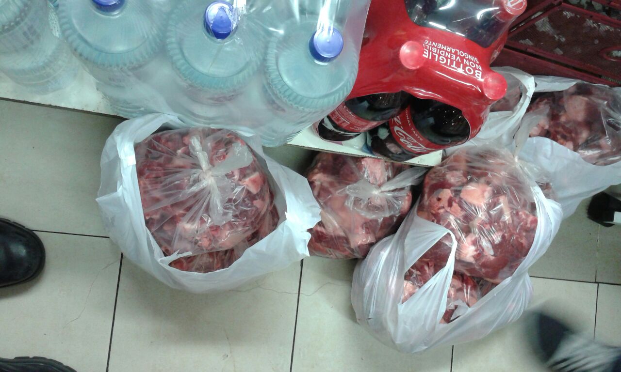 Macelleria abusiva in retrobottega. Carne e pesce venduti senza requisiti di igiene, 5mila euro di multa al titolare