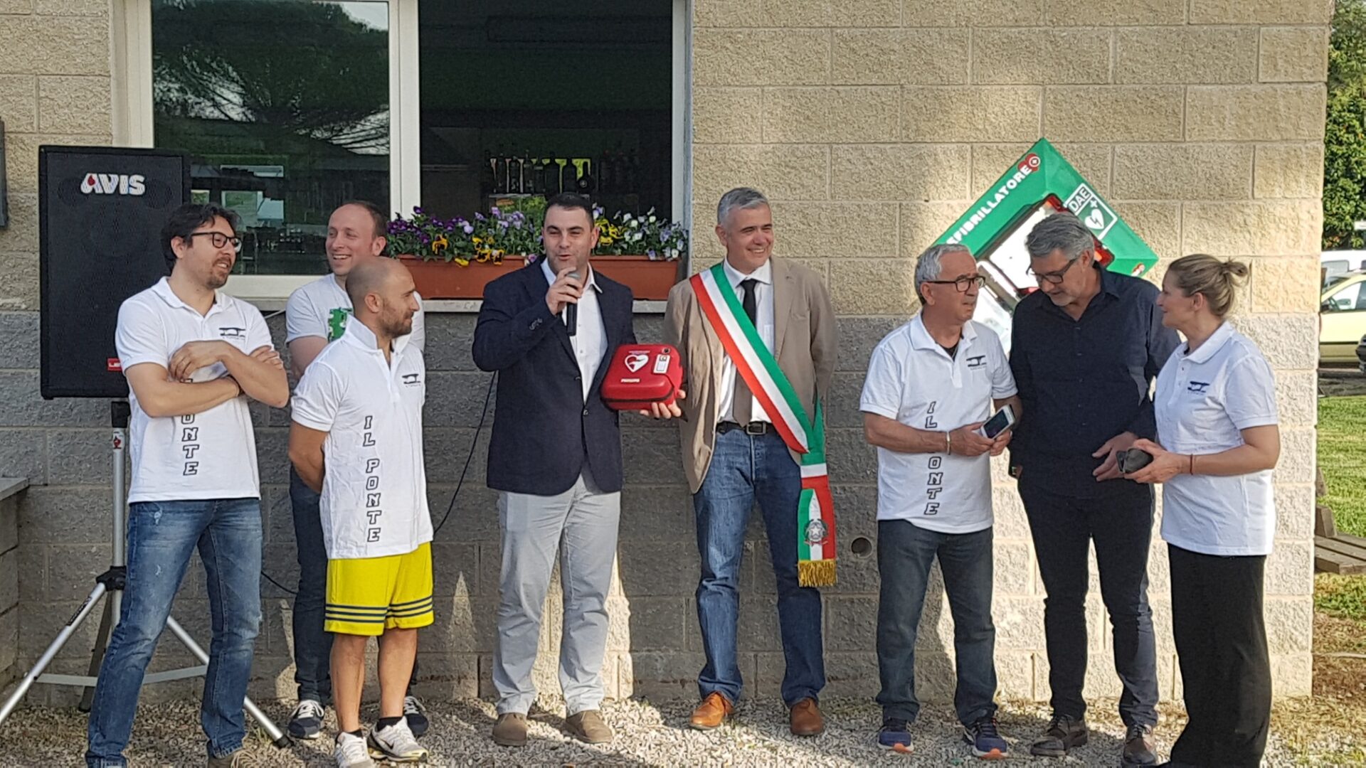 Questione di cuore. L’area verde di Arbia diventa cardioprotetta, donato un defibrillatore