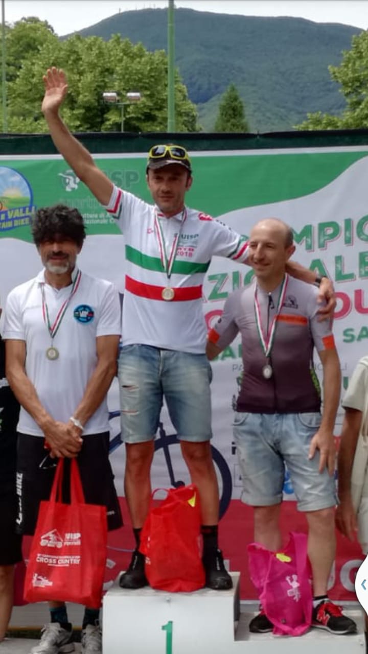 Il sanquirichese Alessio Brandini è due volte campione italiano Mountain Bike. Sindaco Agnelli: «Un orgoglio, esempio per i giovani»