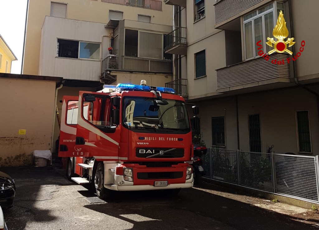 Fiamme in hotel. Incendio divampa nella lavanderia, 150 evacuati