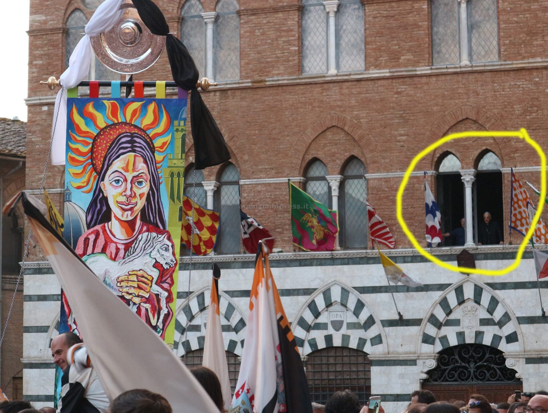 Palio dell’Assunta. La vittoria della Lupa e l’imbarazzo dell’arcivescovo per il Palio in Cattedrale