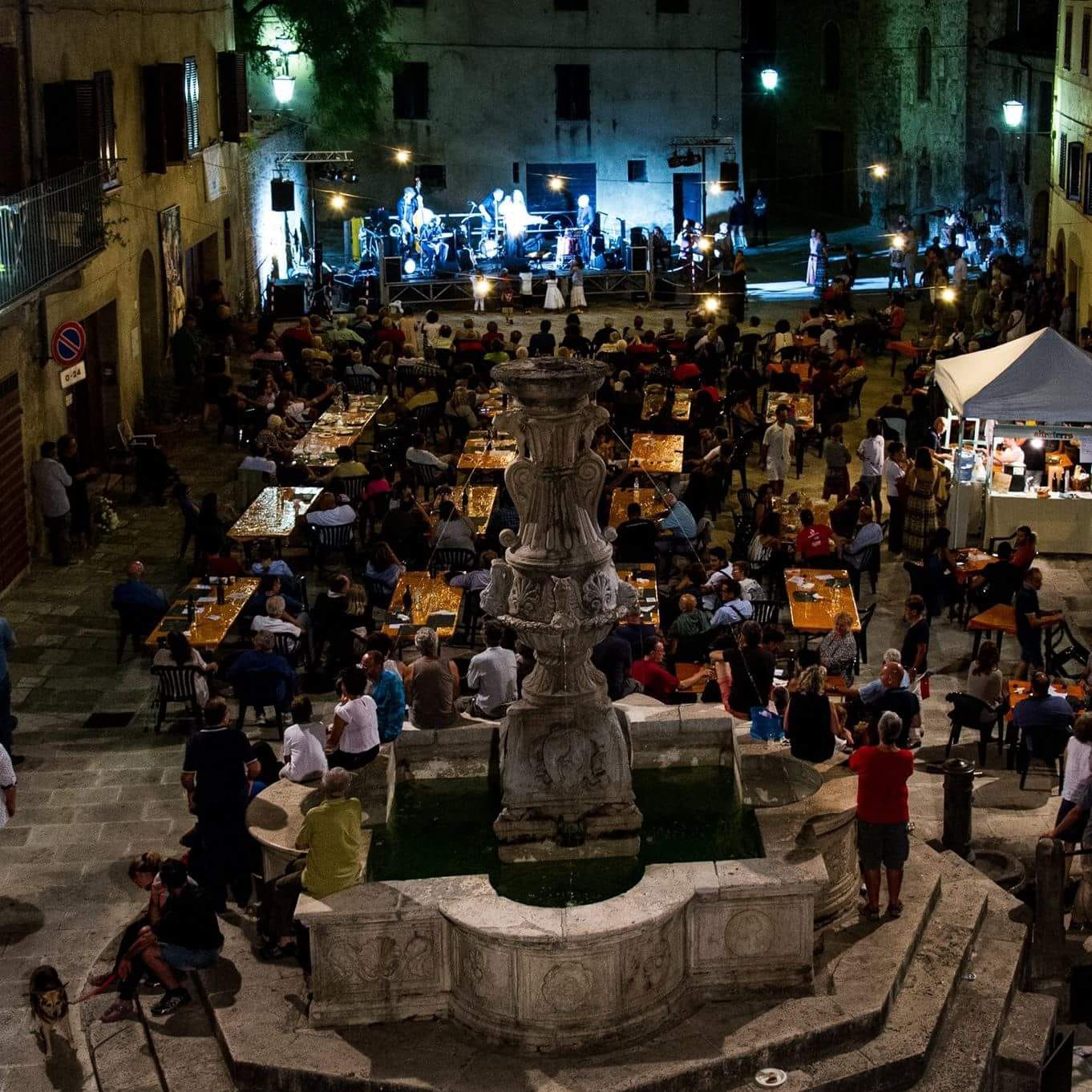 Altraterra, musica popolare e cucina a Km zero fanno il pieno di visitatori