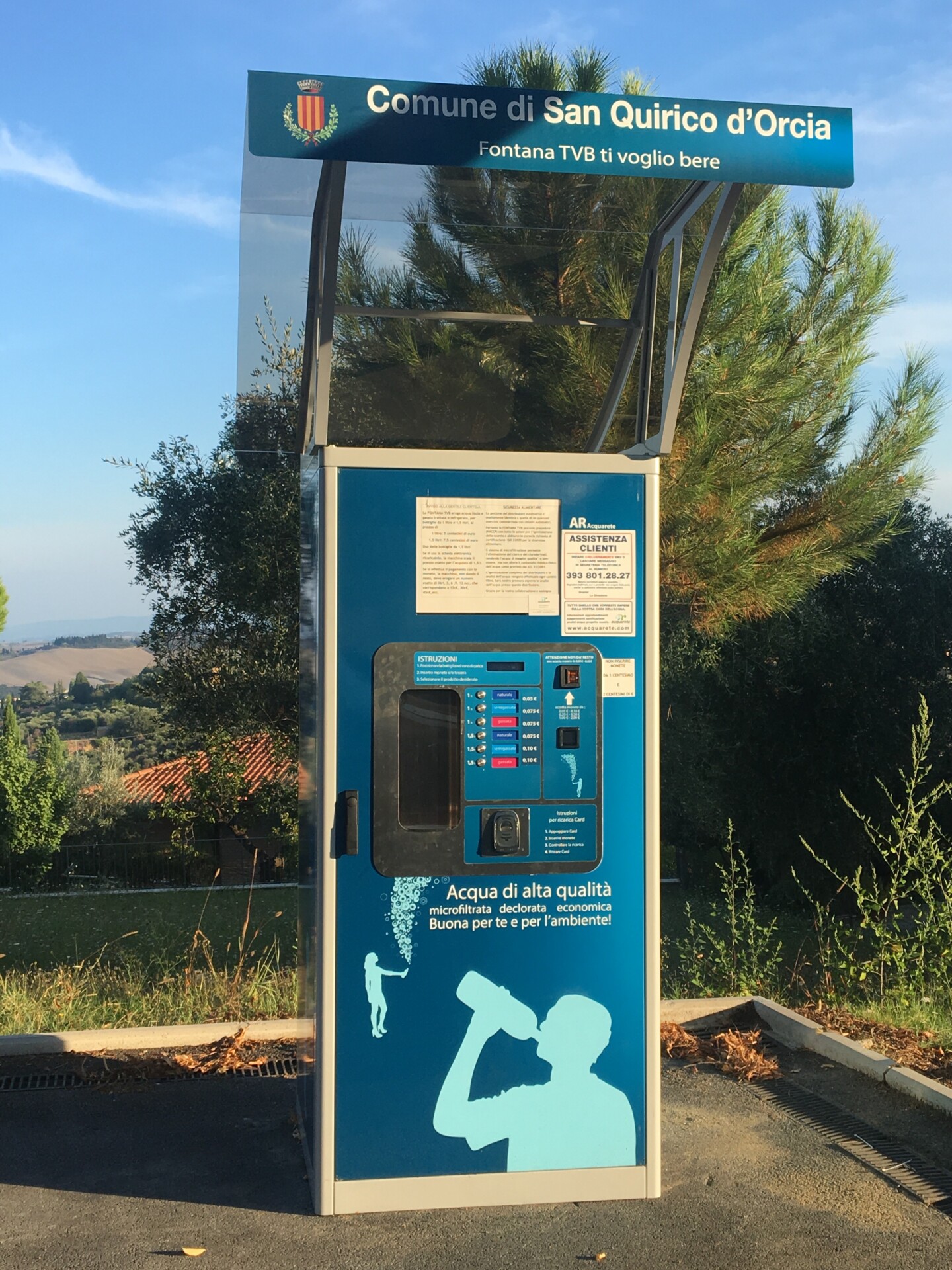 Acqua potabile liscia e frizzante. Zero plastica ed ambiente più pulito: San Quirico d’Orcia apre una nuova fontanella pubblica