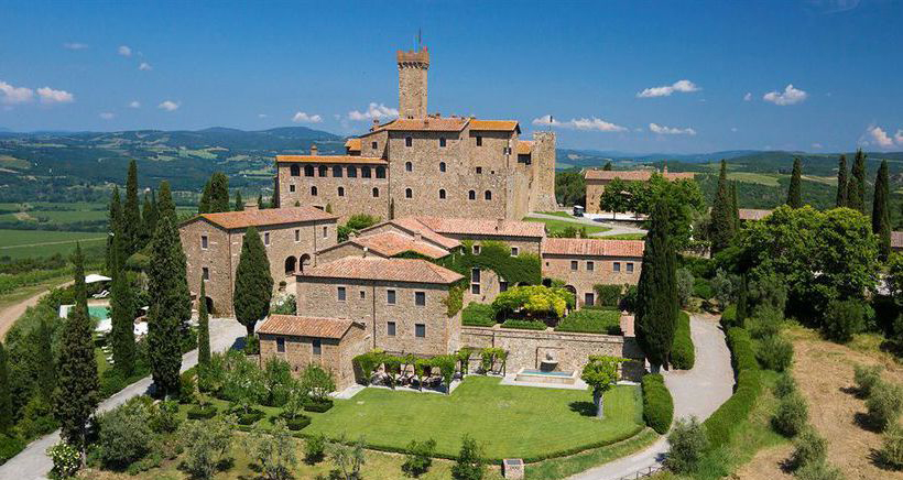 La scultura si abbina al vino al Castello Banfi