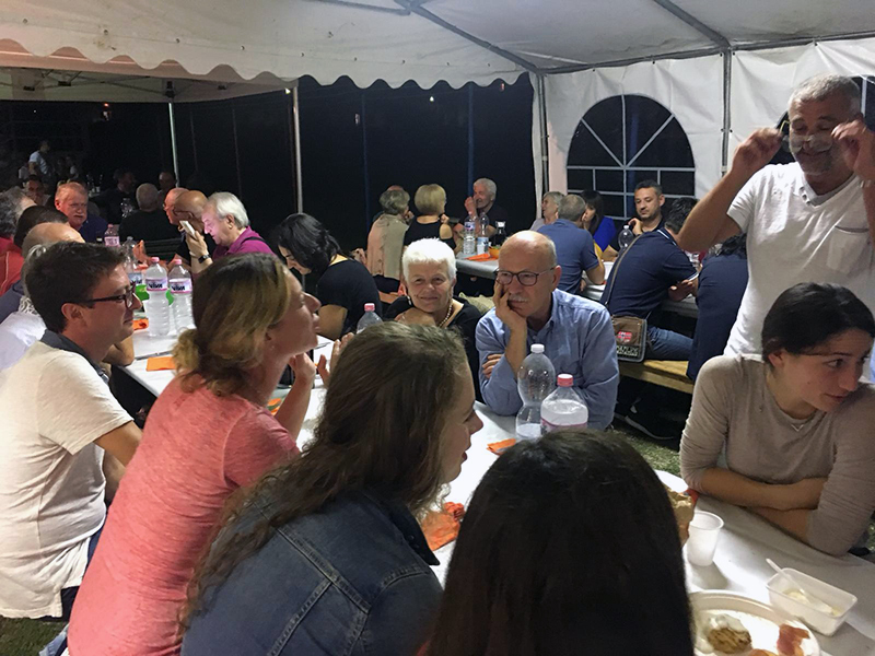 Fusione Asciano-Rapolano. In 200 a tavola per dire no, tutto esaurito per la cena di sottoscrizione