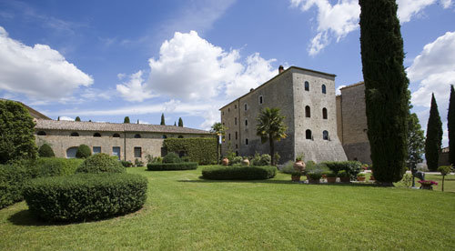 5 pittori dell’Accademia di belle Arti di Firenze espongono al Castello di Grotti tra vino e jazz