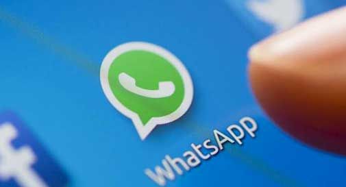 Basta Whatsapp. Monte San Savino, il Comune chiude le chat tra genitori e insegnanti. «Causano stress»
