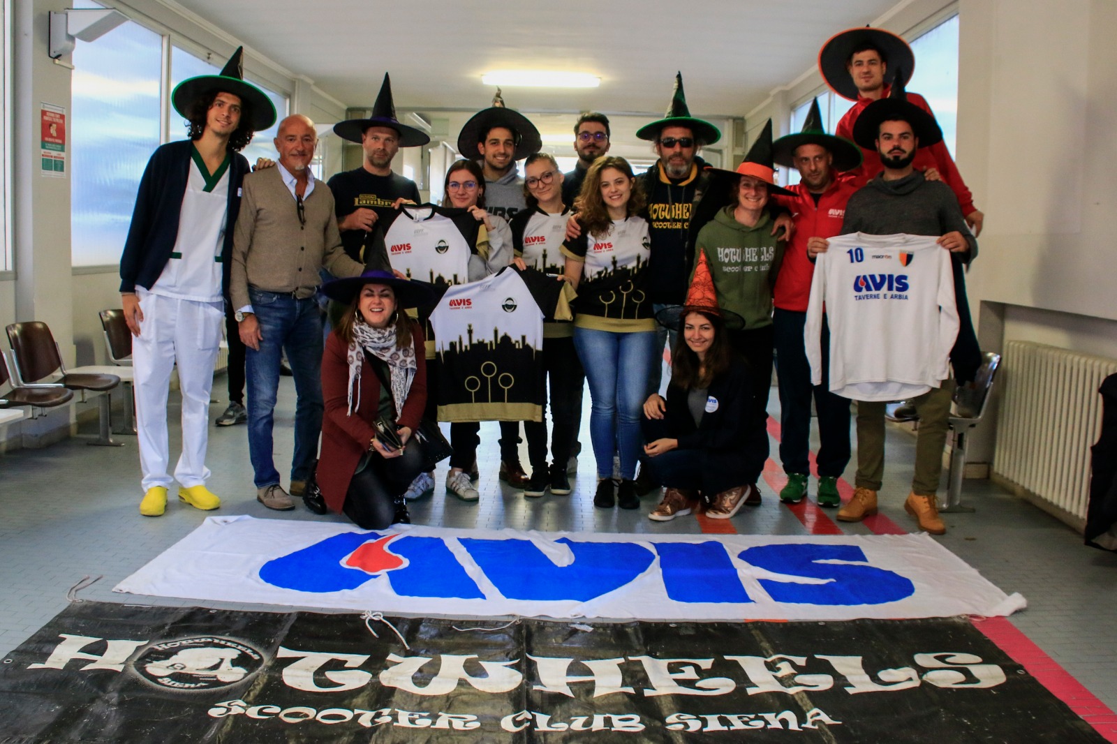 La solidarietà porta il cappello da strega. Halloween di sangue…donato all’ospedale di Siena