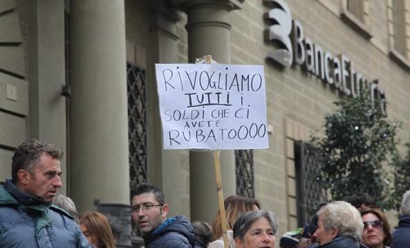 Crac Banca Etruria. Associazione Vittime Salvabanche in corteo fino al Tribunale per la nuova udienza per bancarotta