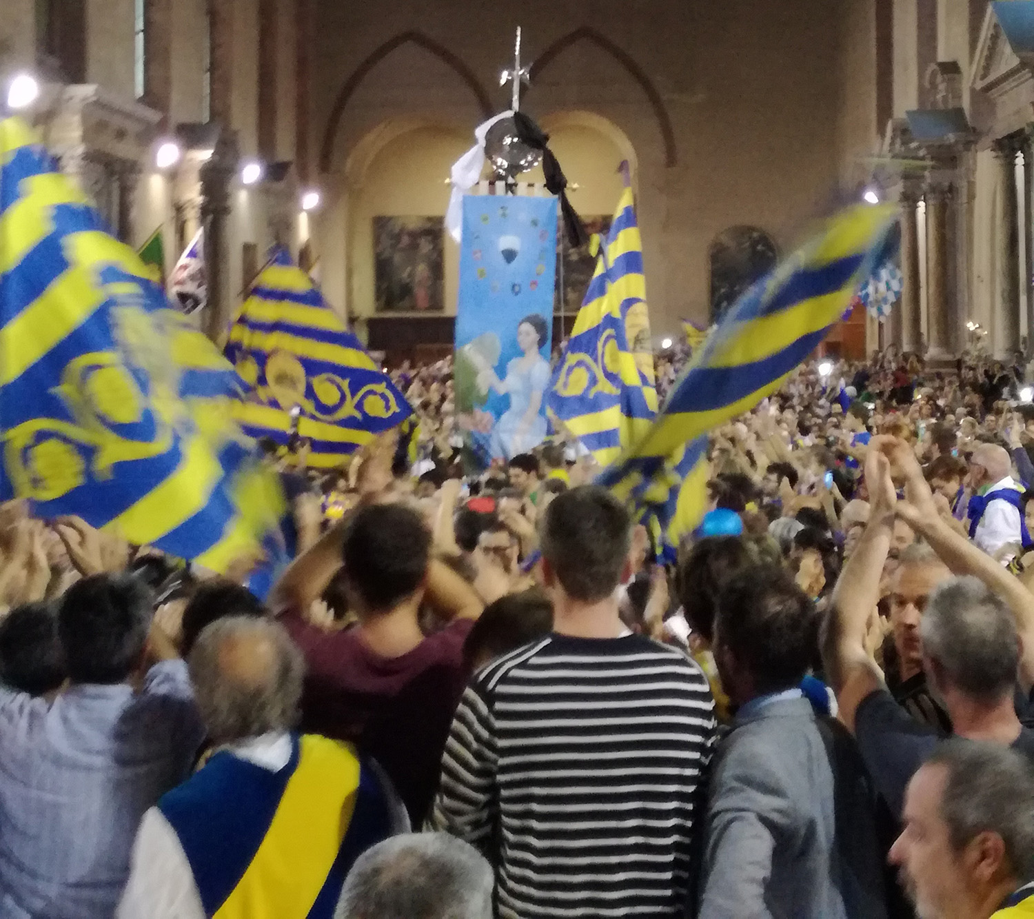 Trionfo straordinario. Palio di Siena, vince la Tartuca con Remorex scosso
