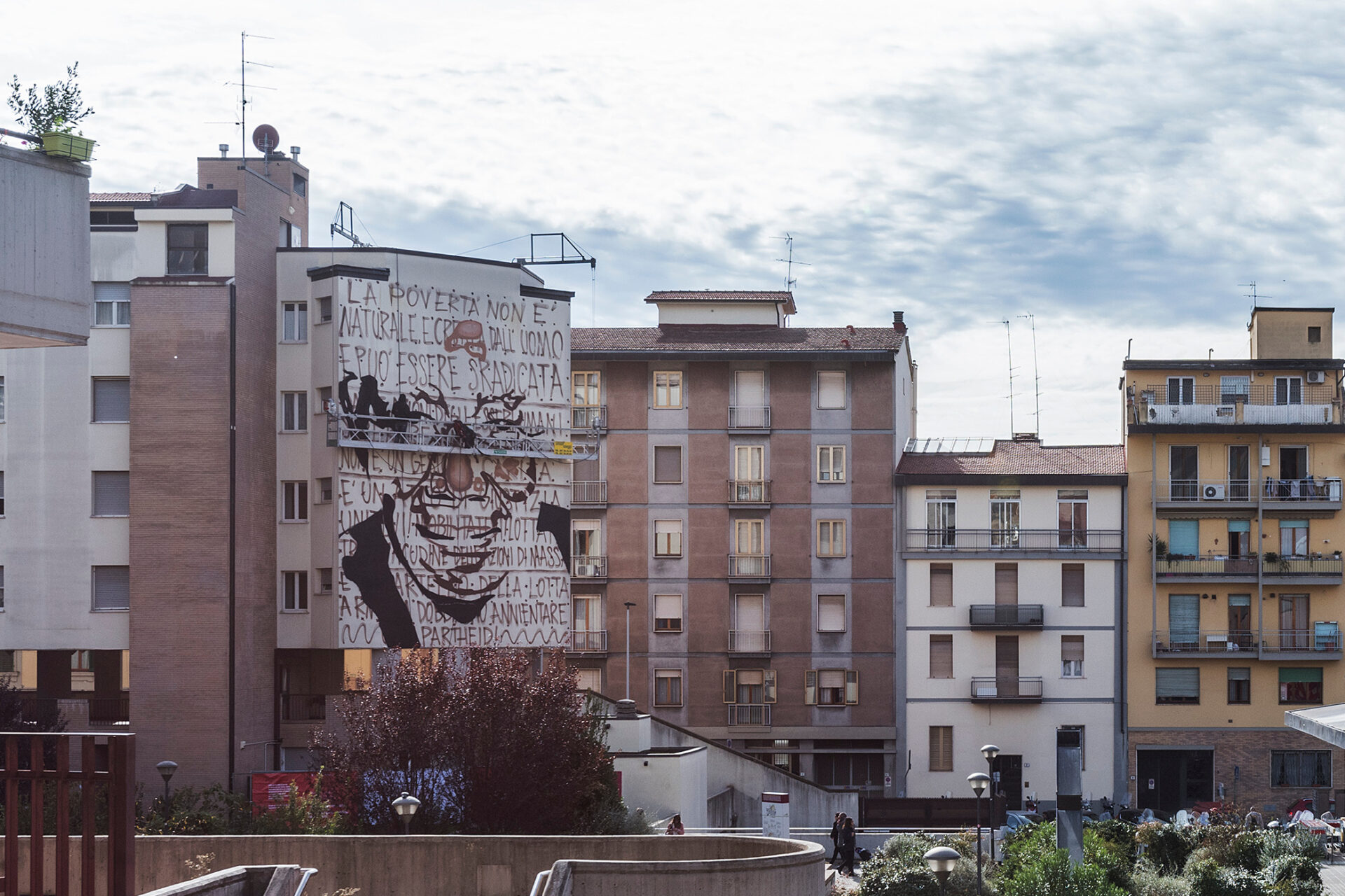 “Il Condominio dei Diritti”. Un murale dedicato a Mandela per ricordare una vita di lotta nel nome della libertà