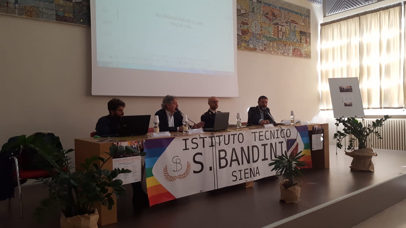 Scuola, studenti e famiglie. Sul sito dell’istituto Bandini una finestra aperta sui temi degli adolescenti