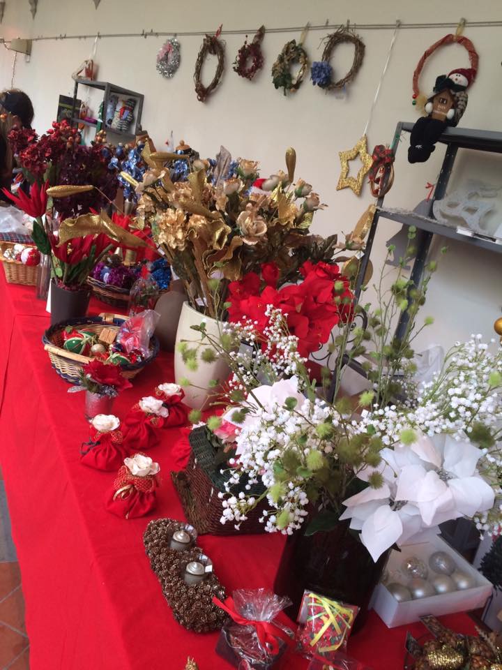 Natale solidale. Mercatino di beneficenza speciale, apre il ‘Christmas Bazaar’ con tante idee regalo e l’asta silenziosa