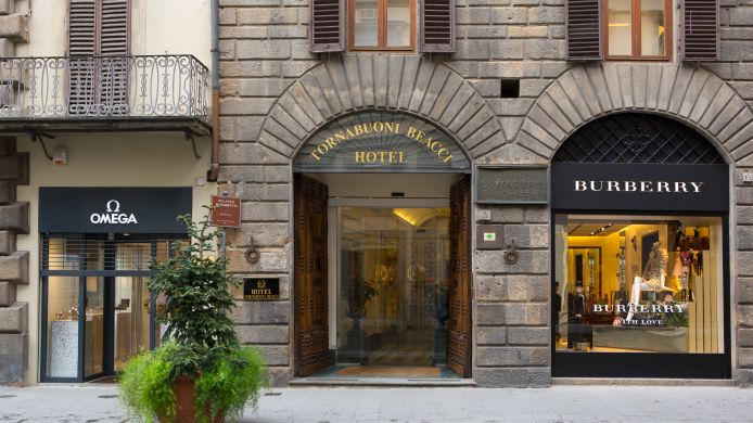 Chiude l’Hotel Tornabuoni Beacci. L’allarme dei sindacati: «Mera operazione immobiliare, a casa in 16»