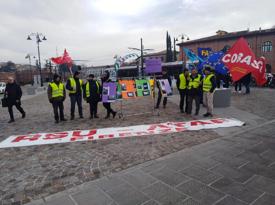 Servono risposte. Firenze, flash mob dei lavoratori Ataf, «Ritardi, corse saltate e mancanza di sicurezza»