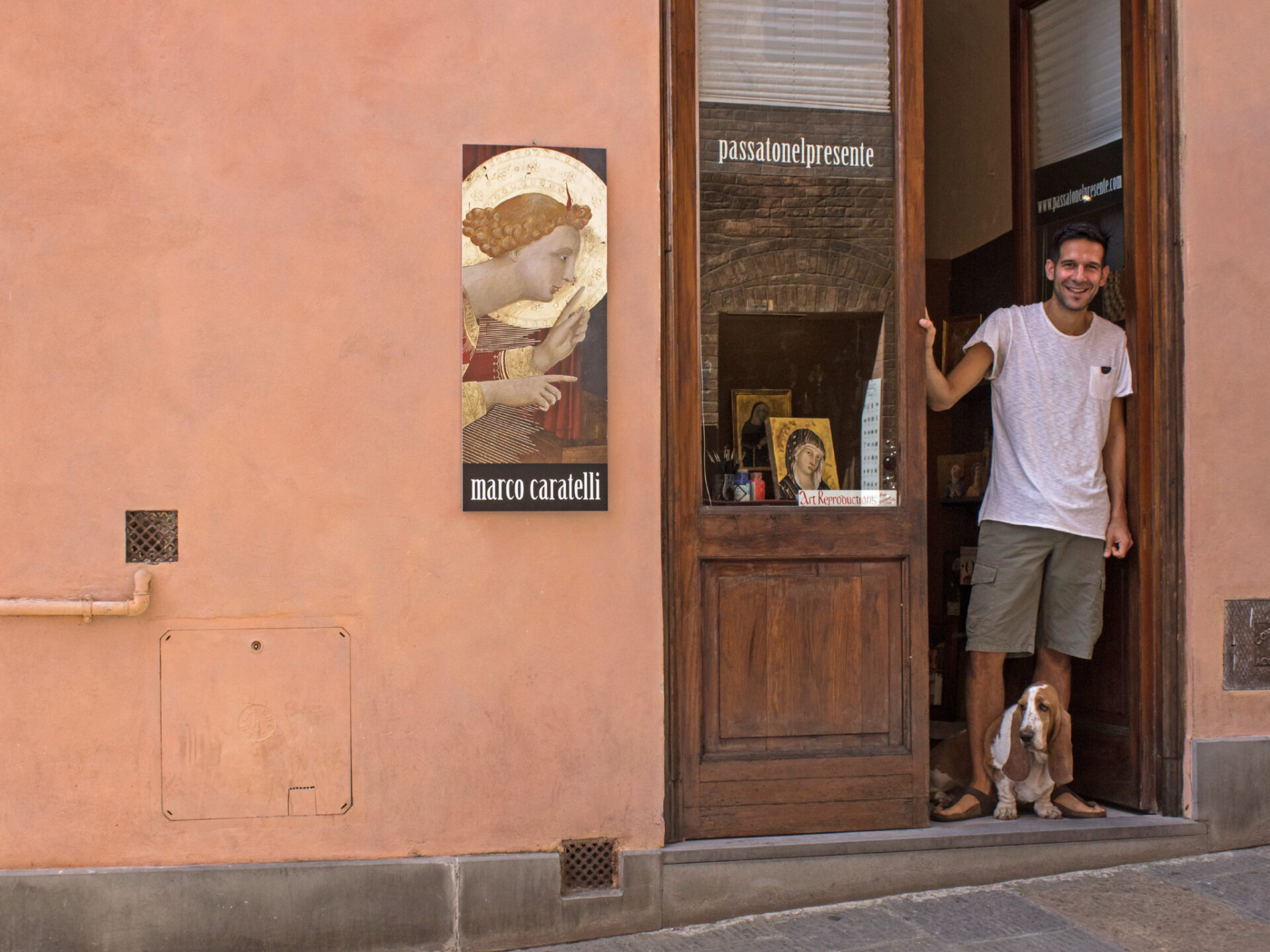Bottega d’Arte. L’artista senese Marco Caratelli tra passato e ambizioni: «Dipingere il Palio è il sogno di una vita»