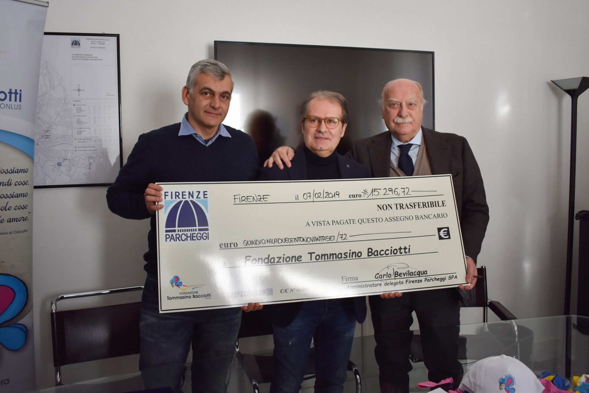 Sosta di beneficenza. Firenze parcheggi dona assegno alla Fondazione ‘Tommasino Bacciotti’ per i bambini malati di tumore