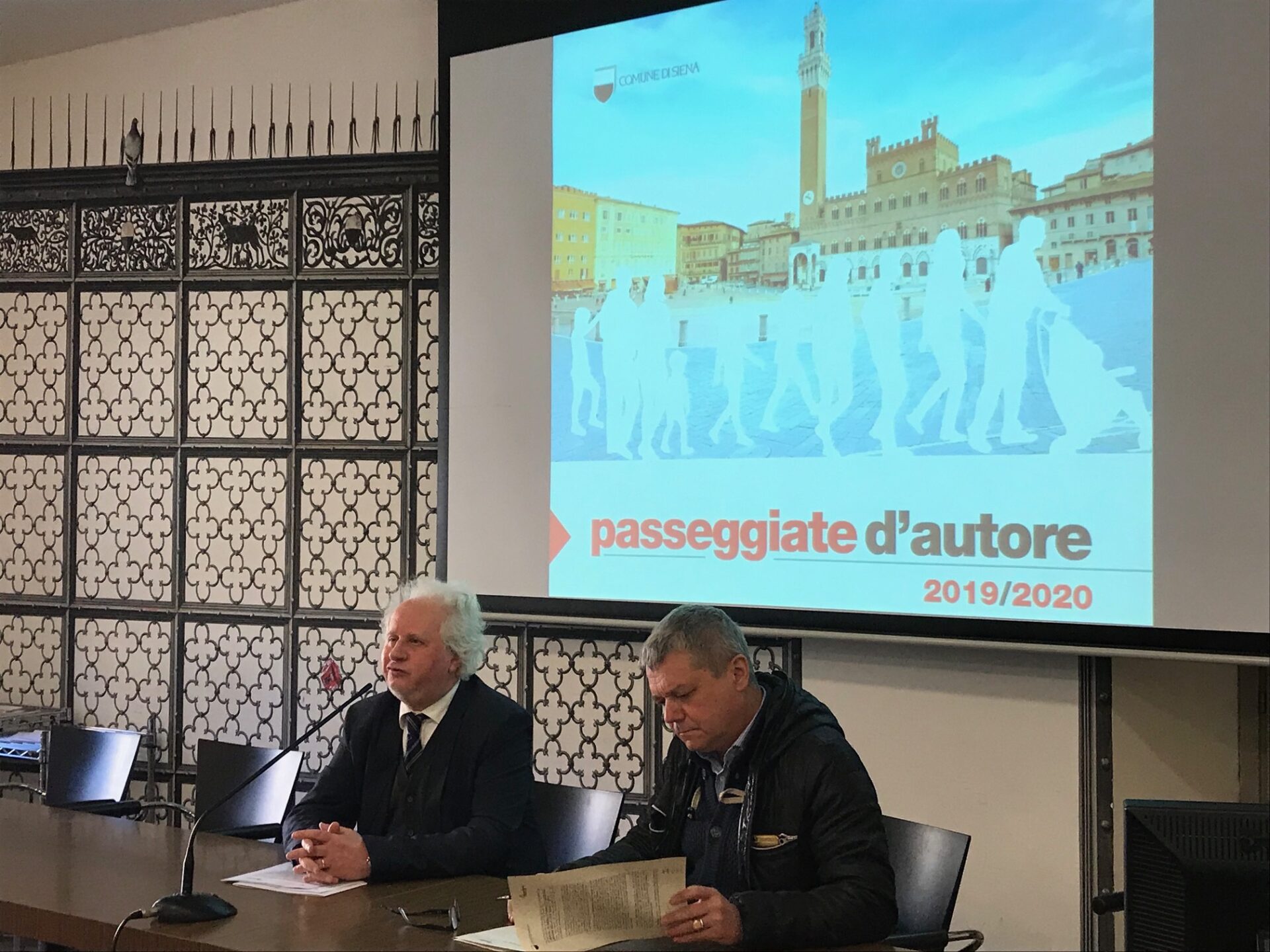 I secoli di Siena. Le passeggiate d’autore dalle origini della città fino all’Ottocento