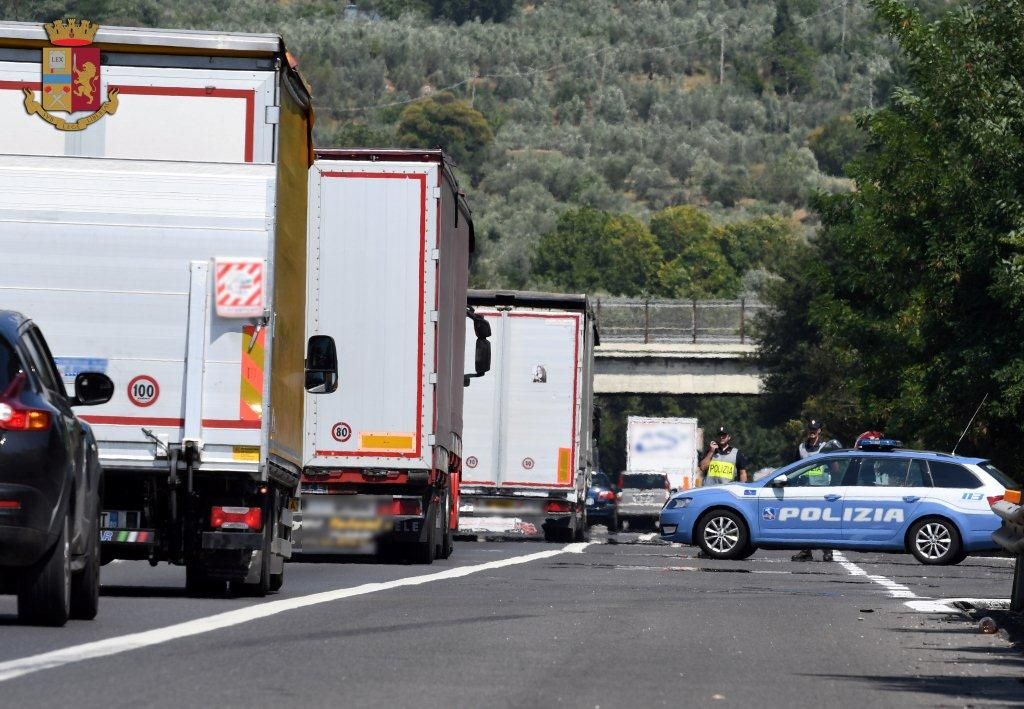 Strano marchingegno. Tarocca centralina del tir, sanzione di oltre 4 mila euro a camionista