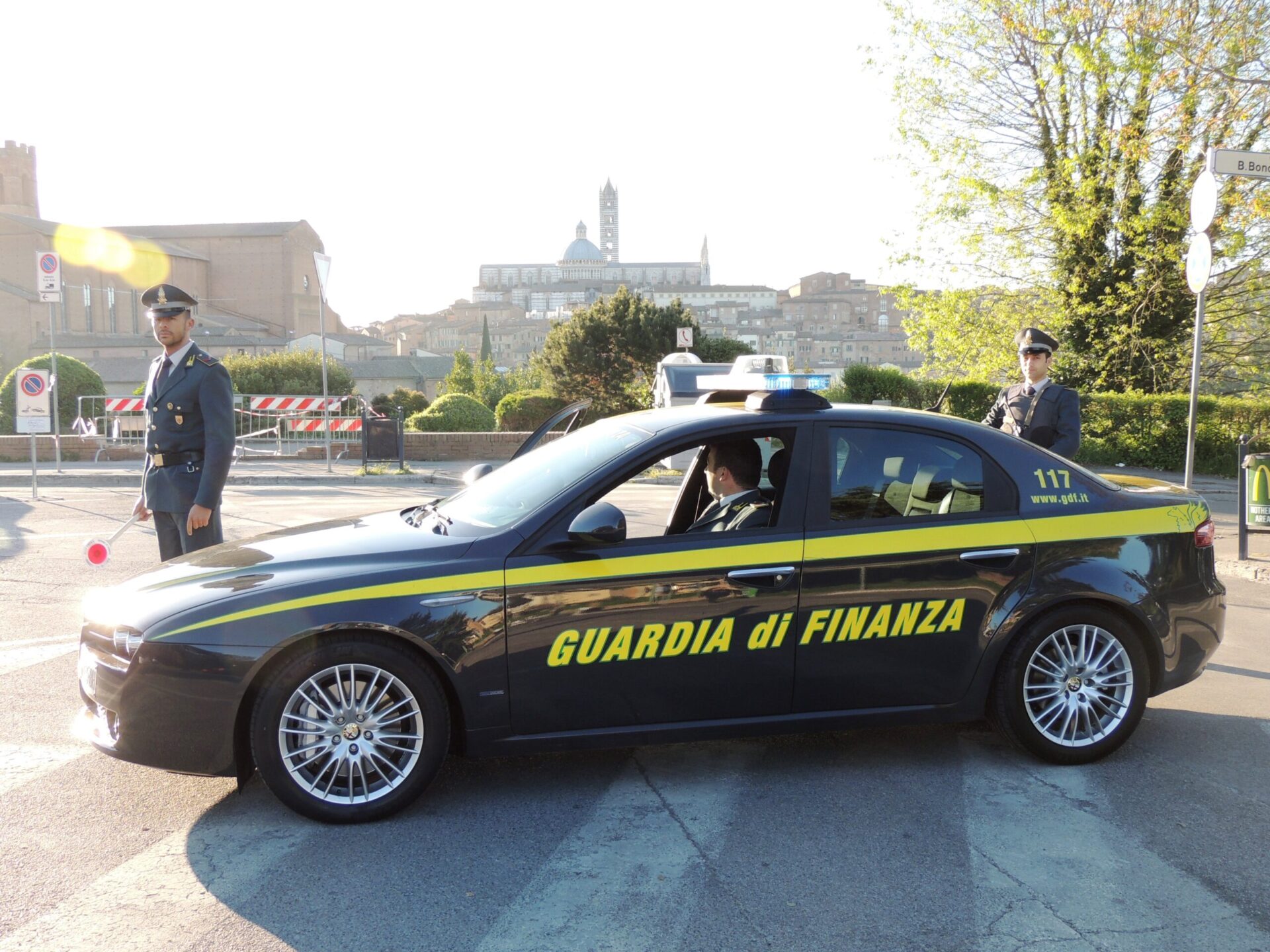 Lotta all’evasione. Venditori ambulanti non rilasciano scontrini, scoperti dalla Finanza