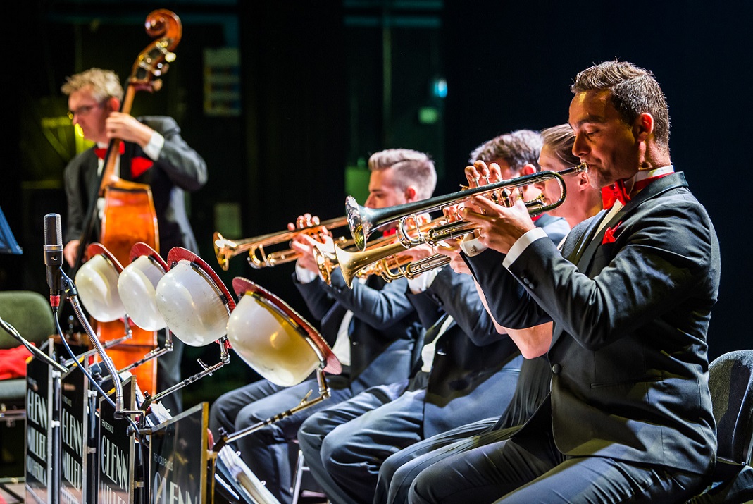 Jukebox Saturday Night. Il nuovo spettacolo della Glenn Miller Orchestra al Teatro Verdi