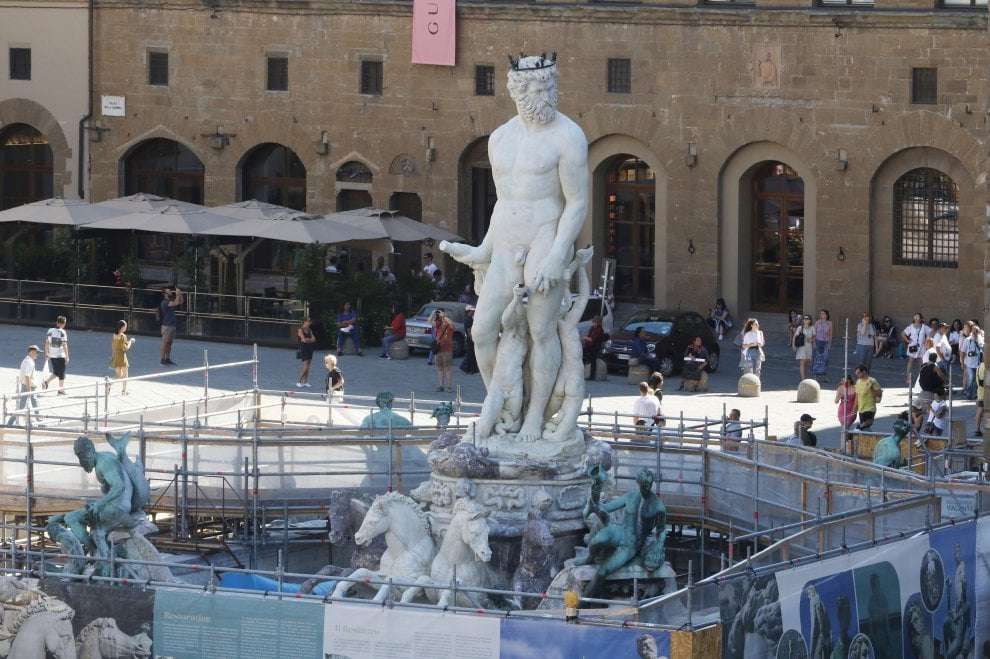 Ad antico splendore. Rinasce la Fontana del Nettuno, 1,5mln dalla maison Ferragamo per il restauro