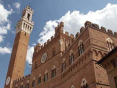 Diciassette storie, un’unica storia. Passeggiate d’autore nelle Contrade di Siena