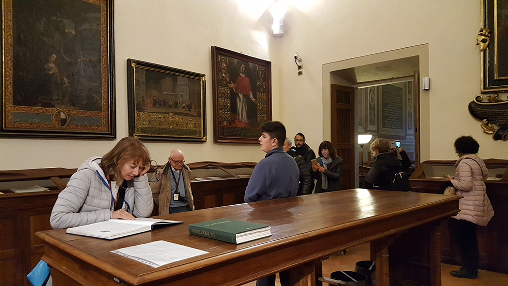 “Per le persone che non sanno di grammatica”. Passeggiata d’autore alla scoperta del Costituto del Comune