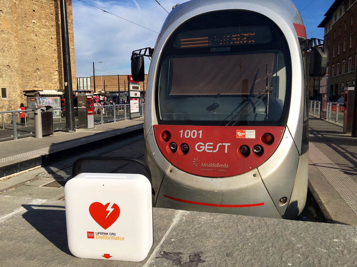 Prossima fermata ‘salvavita’. Firenze, un defibrillatore in ogni stazione della tramvia