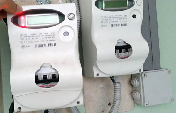 Allaccio abusivo. Rubava energia elettrica per il proprio magazzino, scoperto e denunciato
