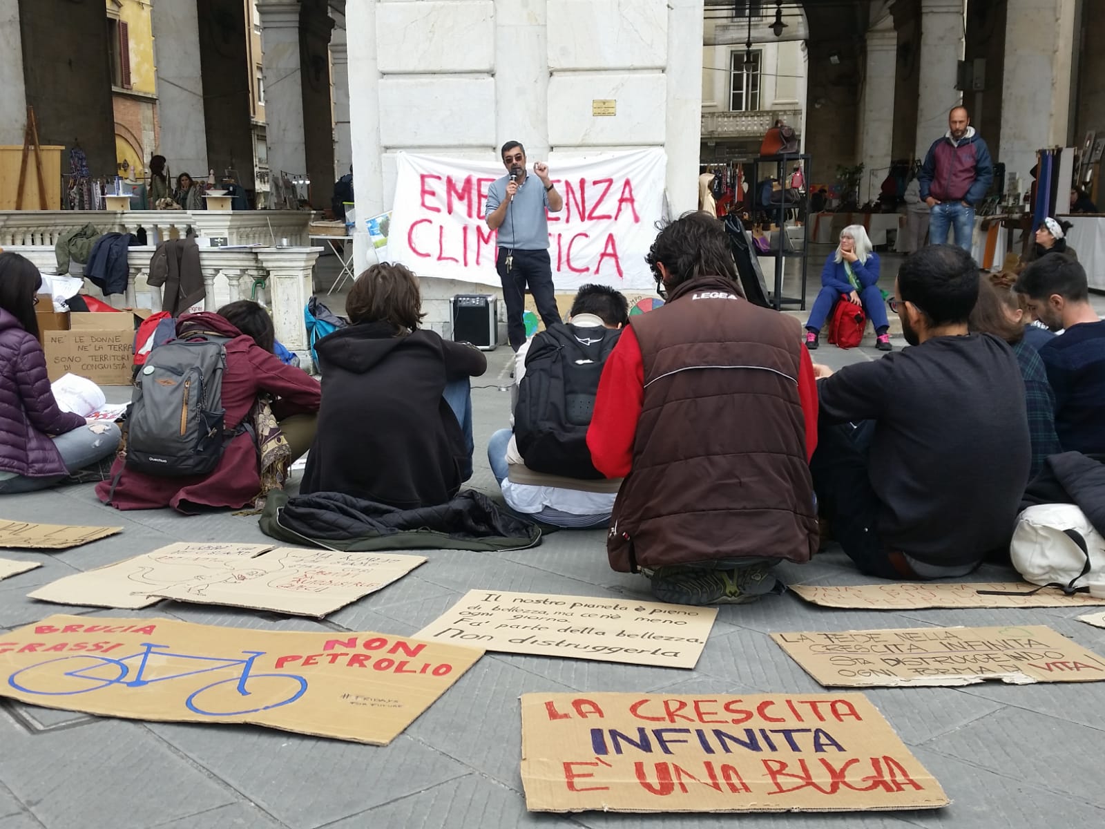 Fridays for Future. Dalla cattedra in piazza una lezione sugli effetti del riscaldamento dei mari