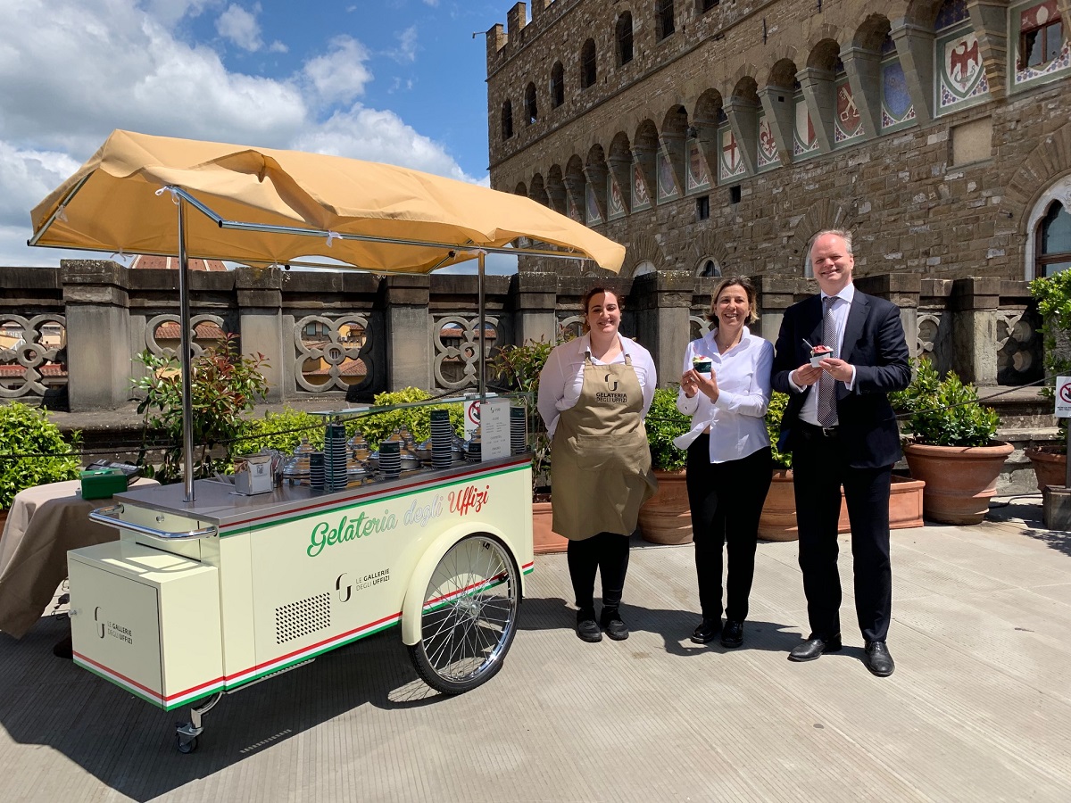 Il gusto dell’arte. Apre la gelateria degli Uffizi, Schmidt: «Unico museo in città ad averne una»
