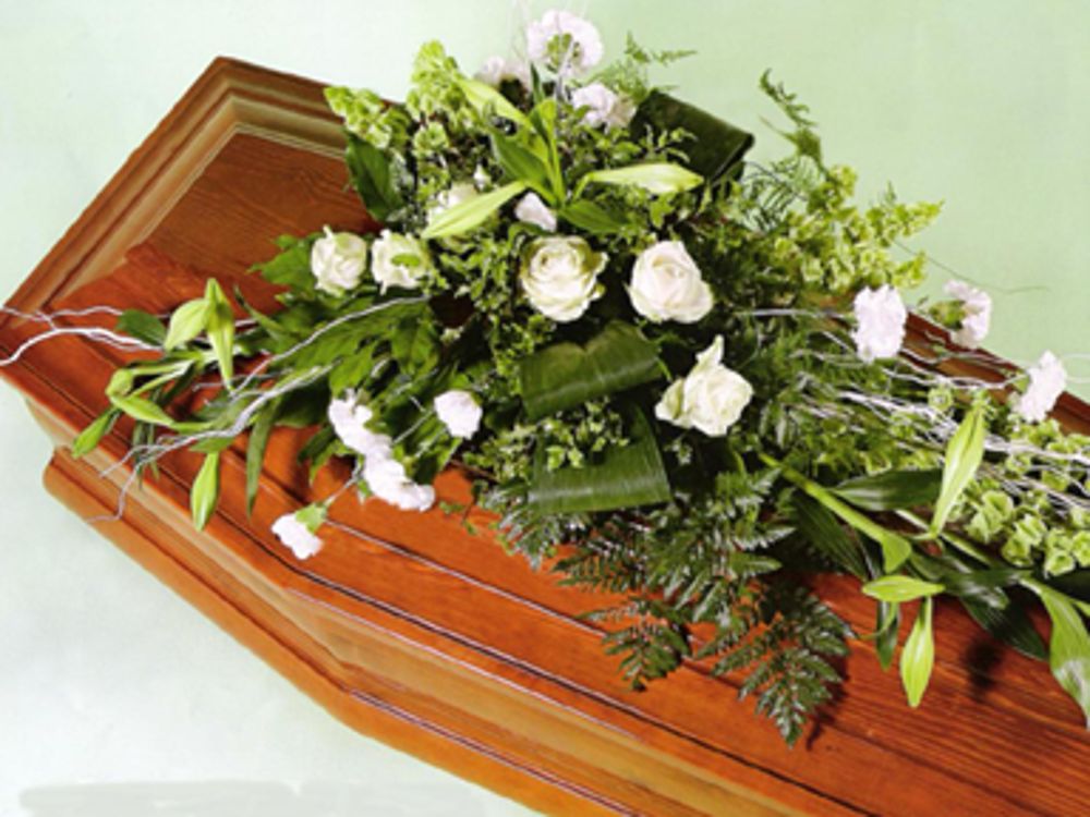 Inseparabili anche nella morte. Viareggio, muore nel giorno del funerale del marito ucciso dal figlio