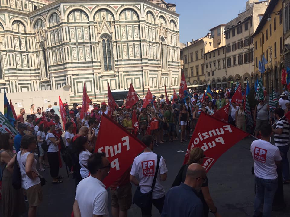 Situazione di incertezza. La protesta della sanità privata, in 100 in presidio a Firenze
