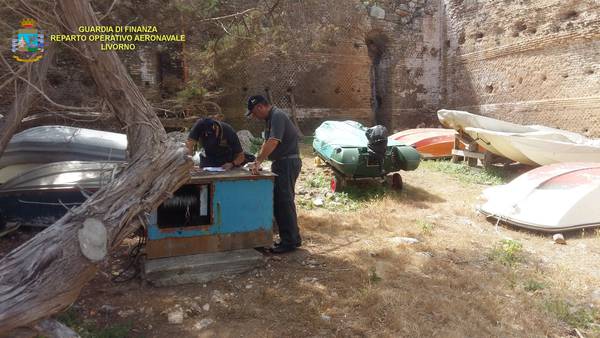 Sequestro preventivo. Gdf scopre rimessaggio nautico in area vincolata, 2 persone segnalate all’Autorità Giudiziaria