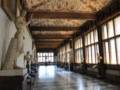 Meteo, bomba d’acqua su Firenze: infiltrazione agli Uffizi sfiora il “Bacco” di Caravaggio