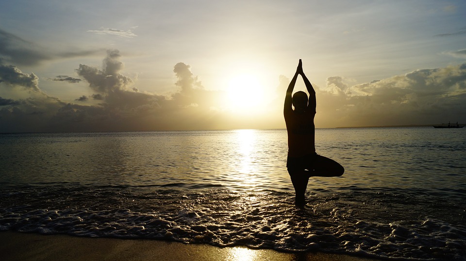Saluto al sole. Yoga su Terrazza Mascagni per accogliere il solstizio estate
