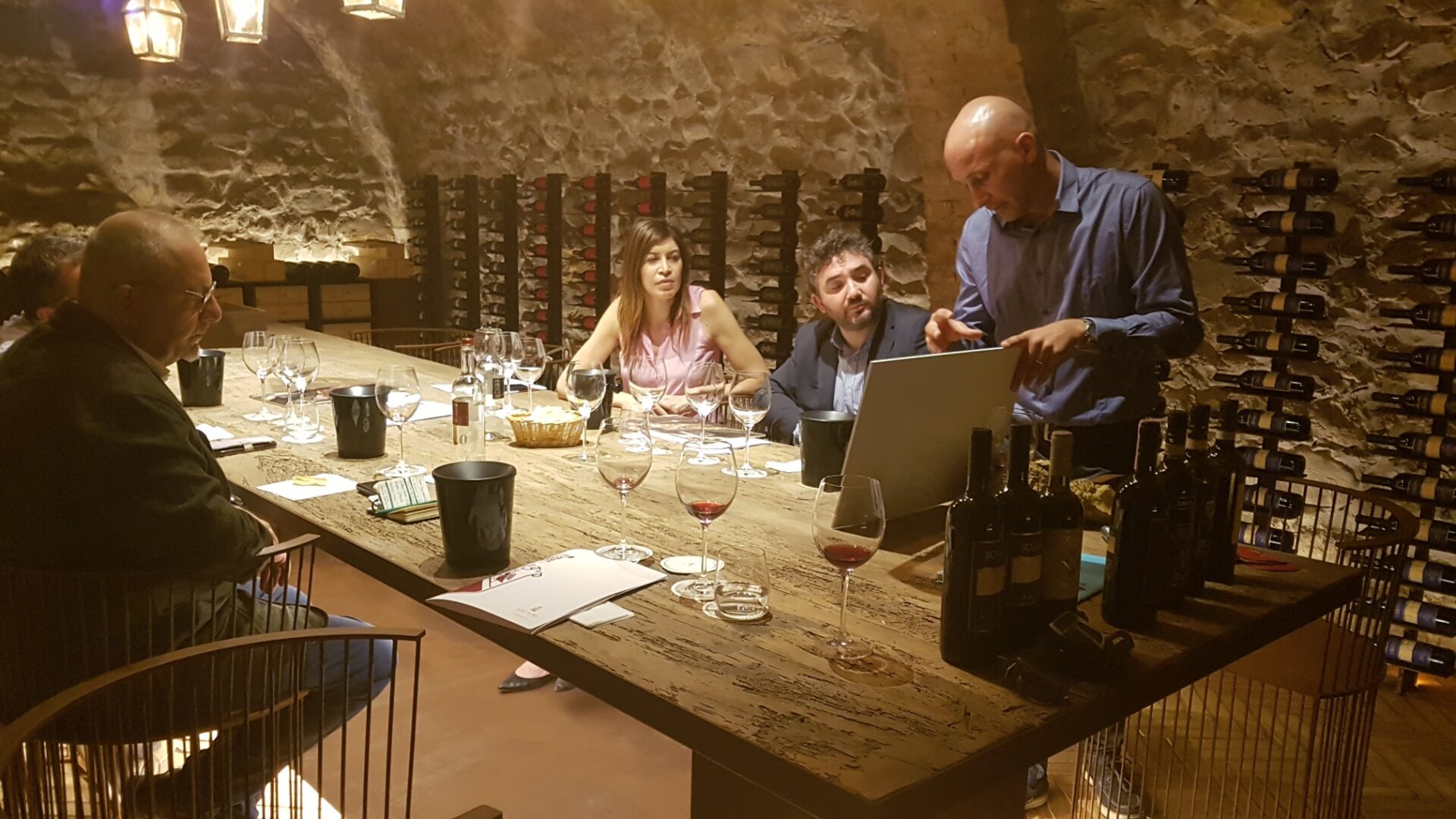 Earth Overshoot Day. Presidente Commissione Agricoltura alla Camera in visita ad Argiano: «Un modello da replicare»
