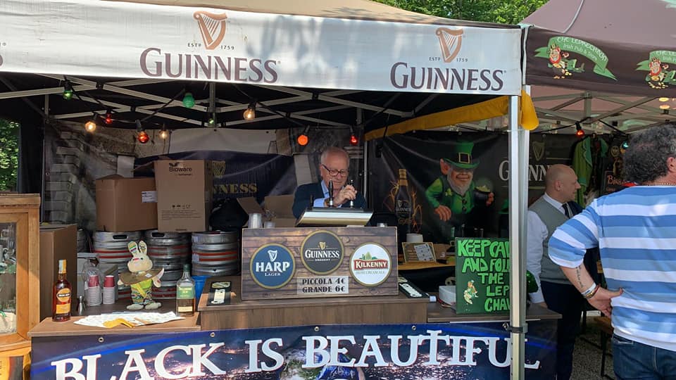 Sapori e colori dal mondo. Lo stand irlandese tra le chicche al Mercato Europeo del commercio ambulante
