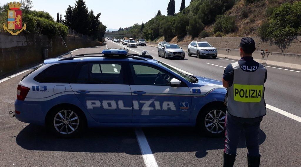 Truffa all’esame di guida. Manda un connazionale al suo posto, 28enne straniero denunciato