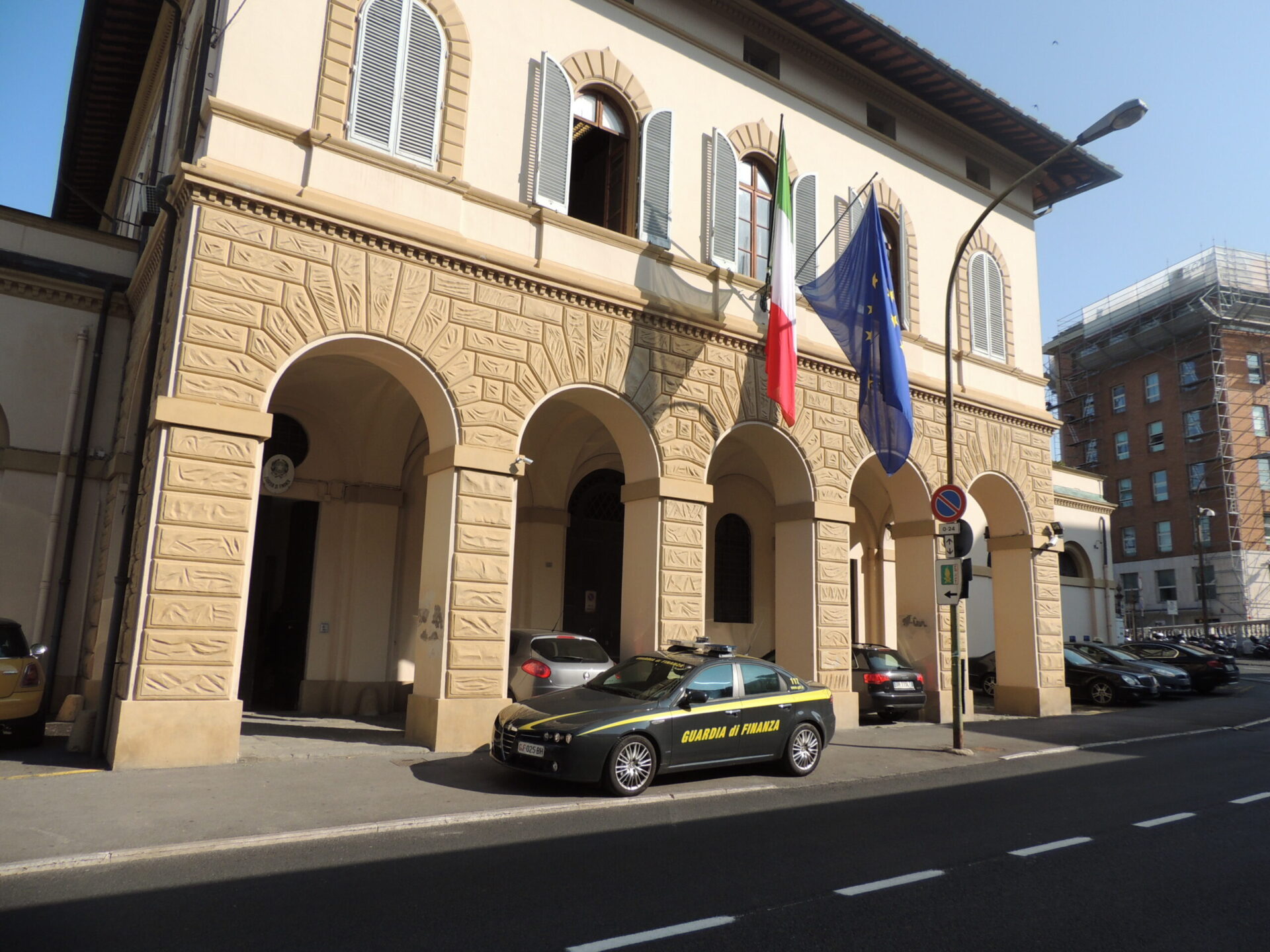 Furbetto smascherato. Dichiara redditto inferiore per avere alloggio, scoperto dalla Gdf