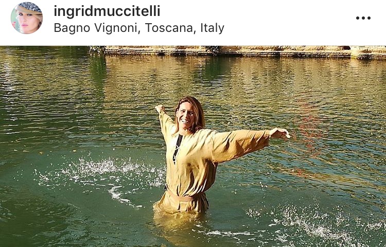 Lieta Ingrid Muccitelli (Linea Verde) nelle acque termali di Bagno Vignoni